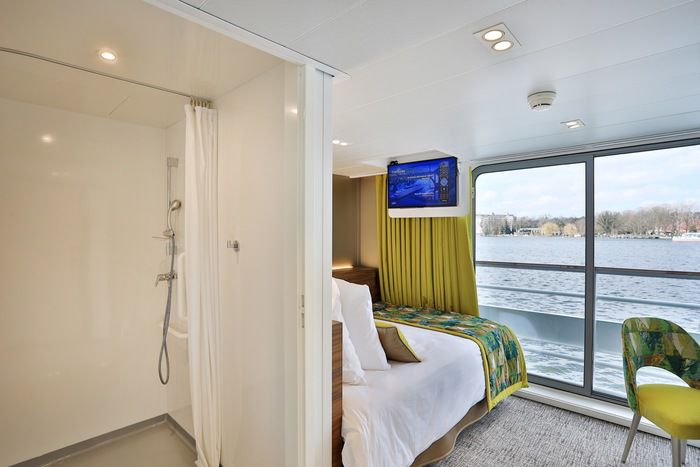 Upper Deck Double Bed - Accessible Cabin Cat C